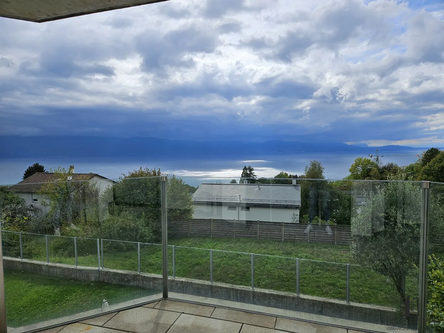 Magnificent high-end apartment with a view of Lake Geneva - Photo 5 of 13