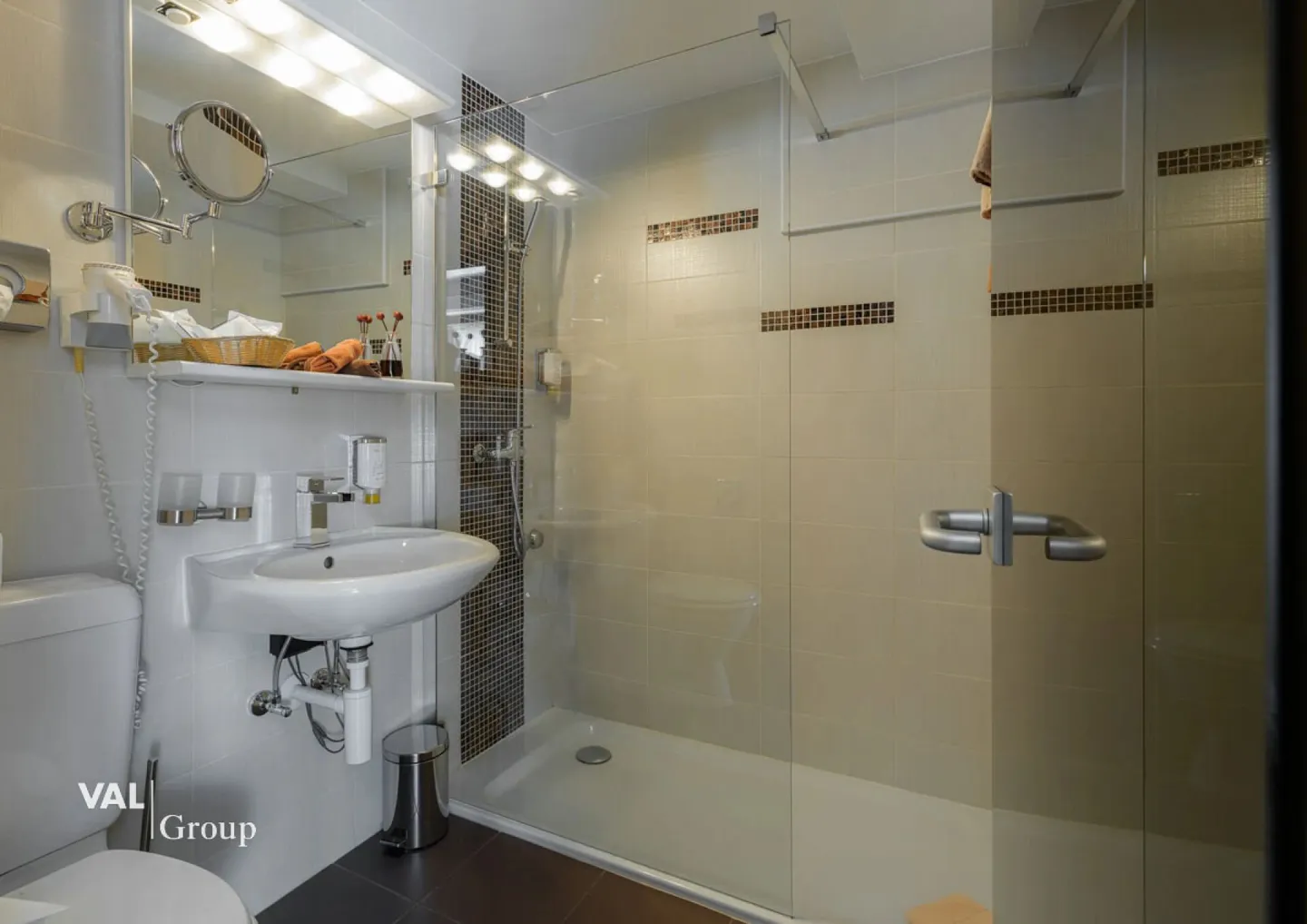 Superior Hotel including development project on a total of 6,000 m2 property - Photo 20 of 25