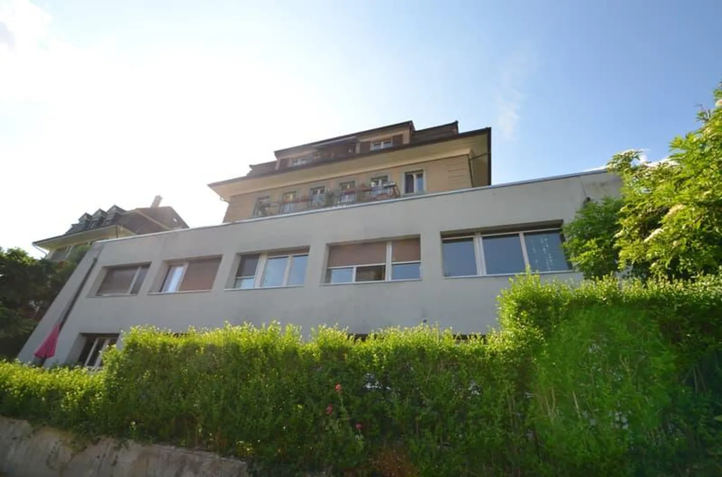 Charming apartment with private access in a quiet residential area - Photo 2 of 5