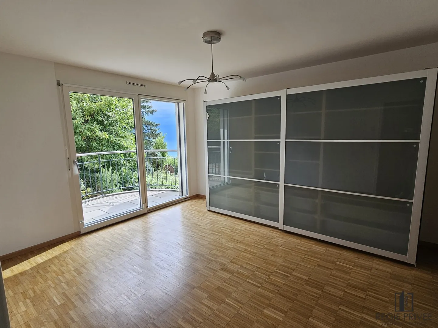 Magnificent high-end apartment with a view of Lake Geneva - Photo 10 of 13