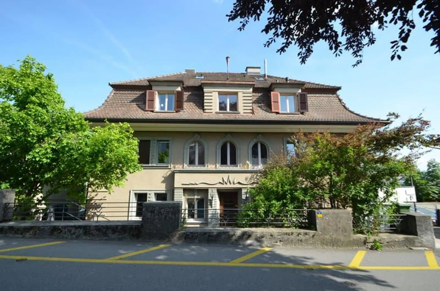 Charming apartment with private access in a quiet residential area - Photo 1 of 5