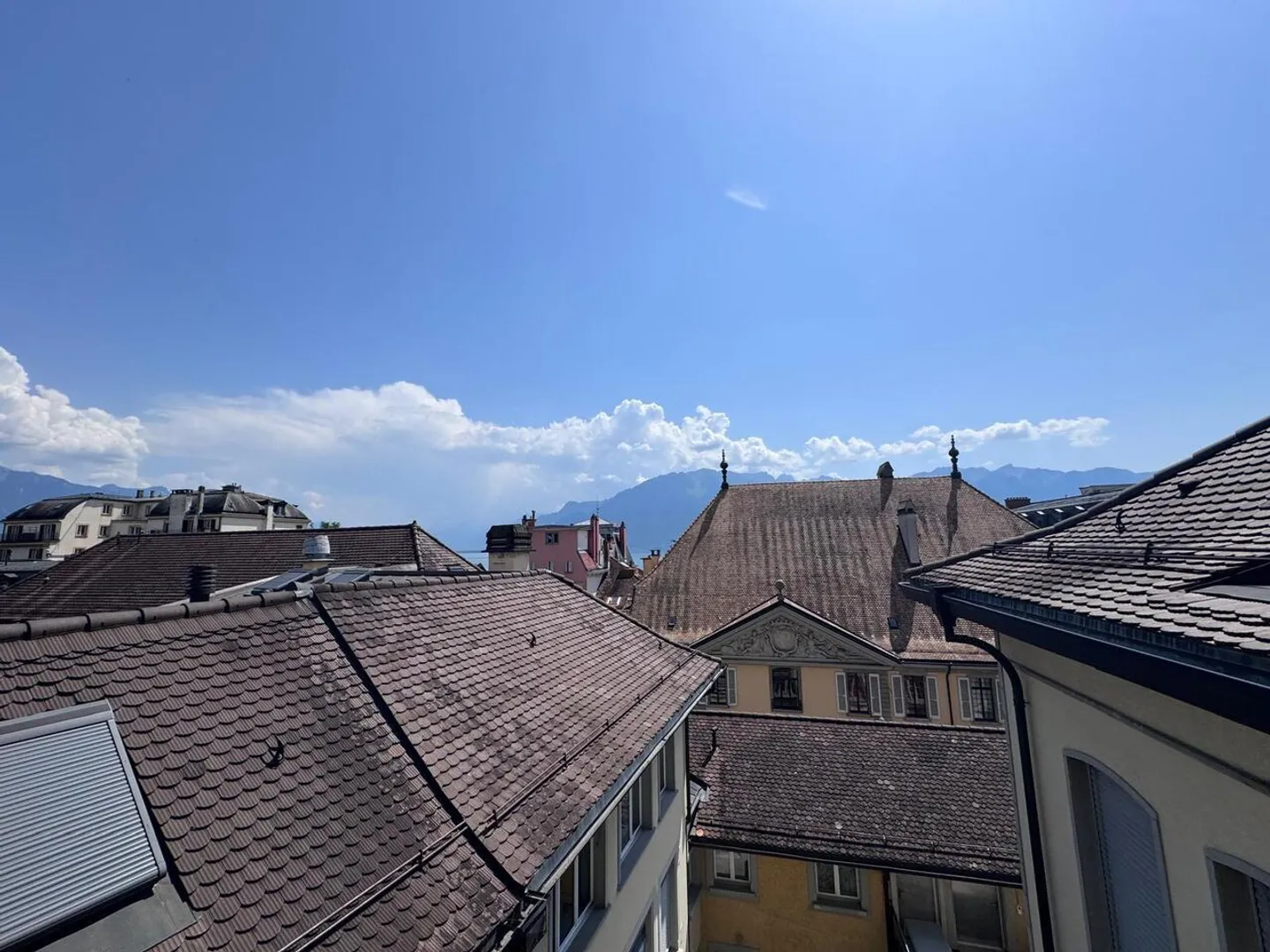 Charmant appartement dans les combles au c-ur de Vevey - Photo 5 sur 9