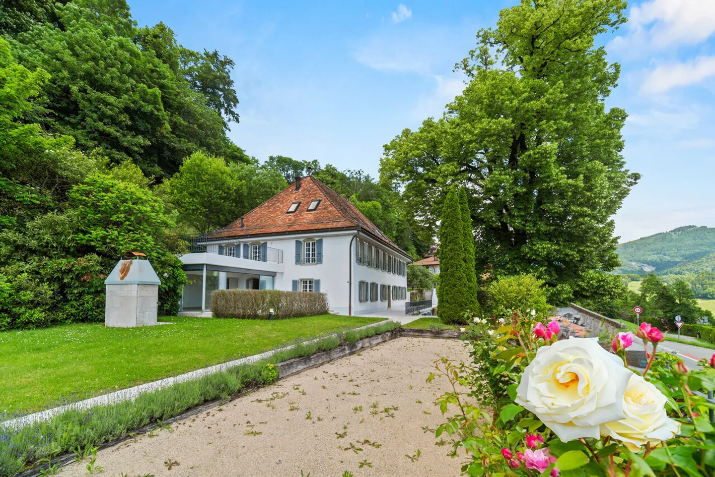 Beautiful property with swimming pool on the heights of Vevey - Photo 2 of 18