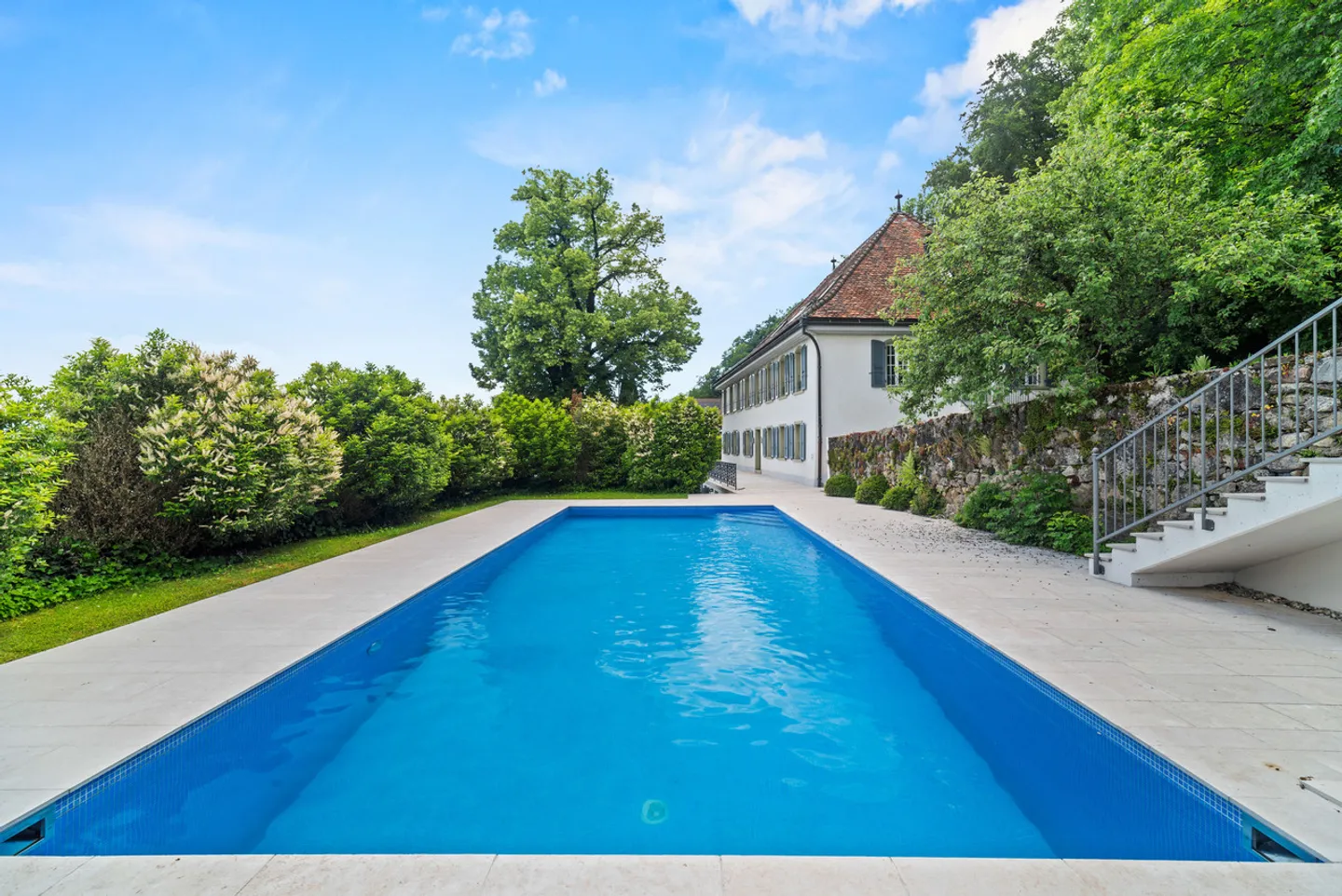 Beautiful property with swimming pool on the heights of Vevey - Photo 16 of 18