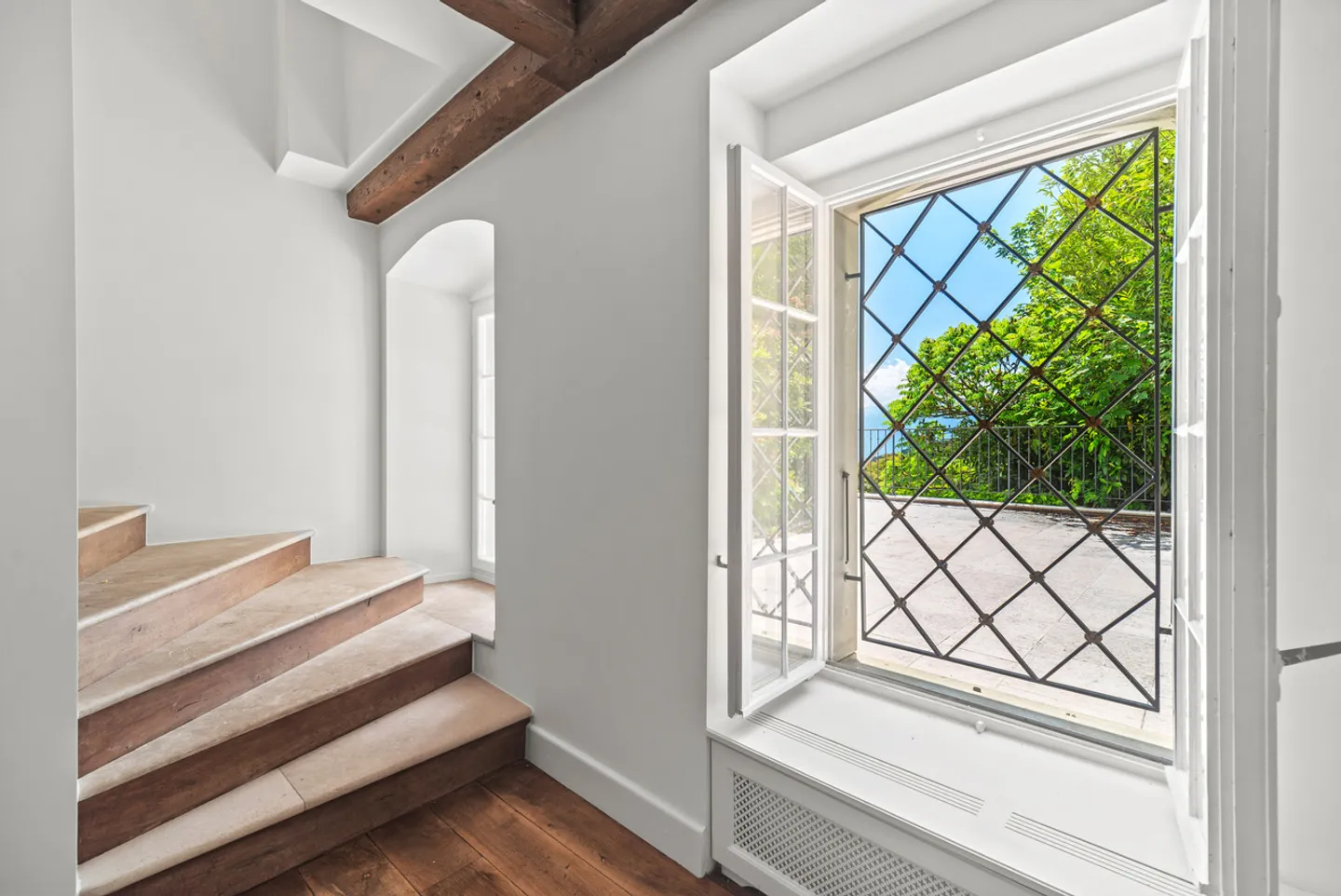 Beautiful property with swimming pool on the heights of Vevey - Photo 8 of 18