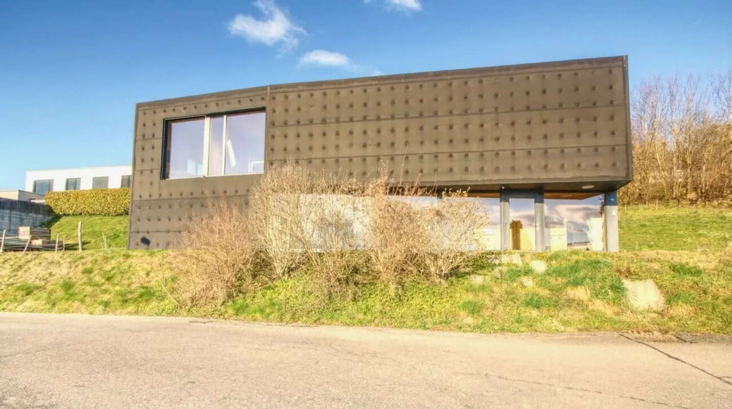 Ursy - magnifique bâtiment en zone artisanale - Photo 4 of 15