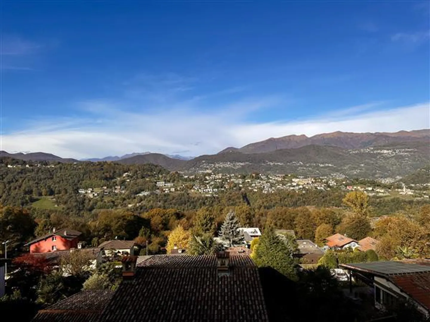 Carabbia: Single-family house 7.5 rooms - Photo 9 of 12