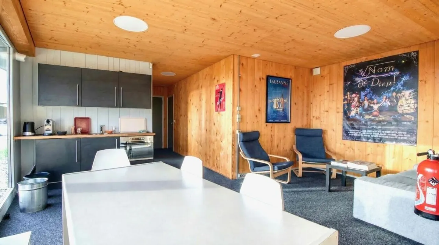 Ursy - magnifique bâtiment en zone artisanale - Photo 6 of 15