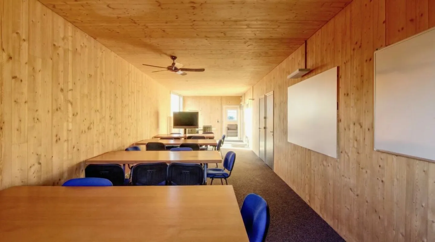 Ursy - magnifique bâtiment en zone artisanale - Photo 9 of 15