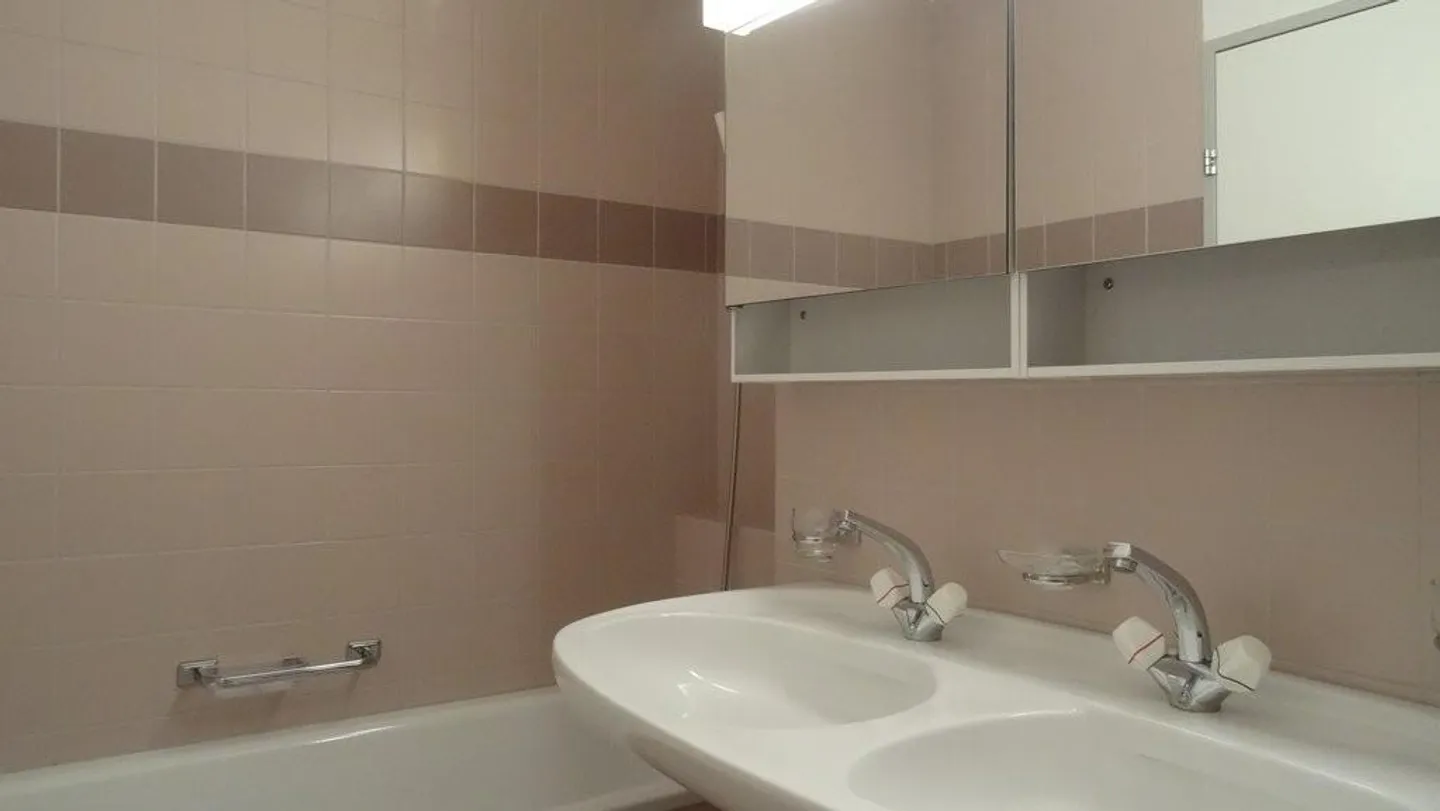 Central Living - Away from Stress and Noise - Photo 3 of 11