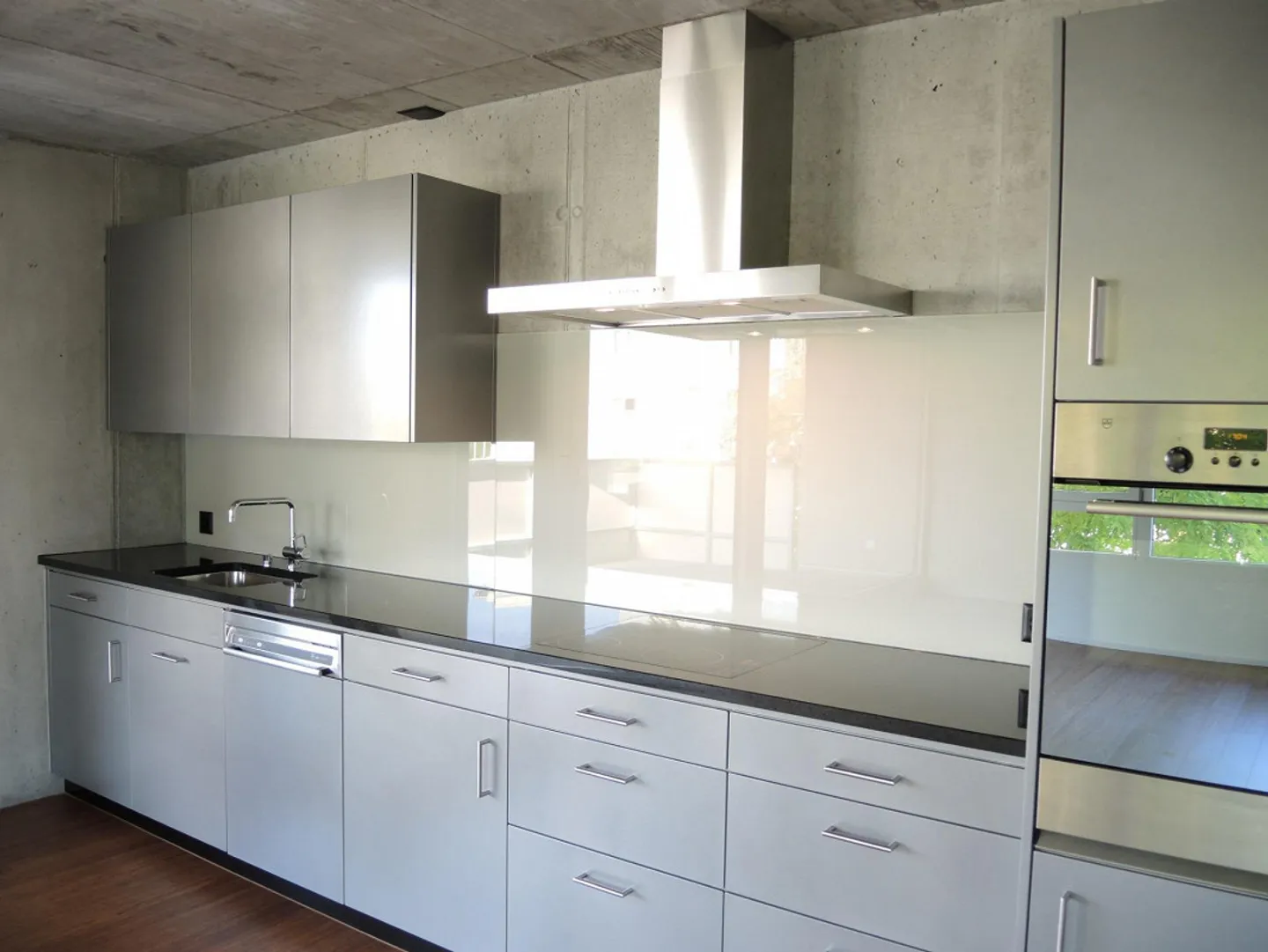Charmante Wohnung mit Balkon - Foto 2 von 7