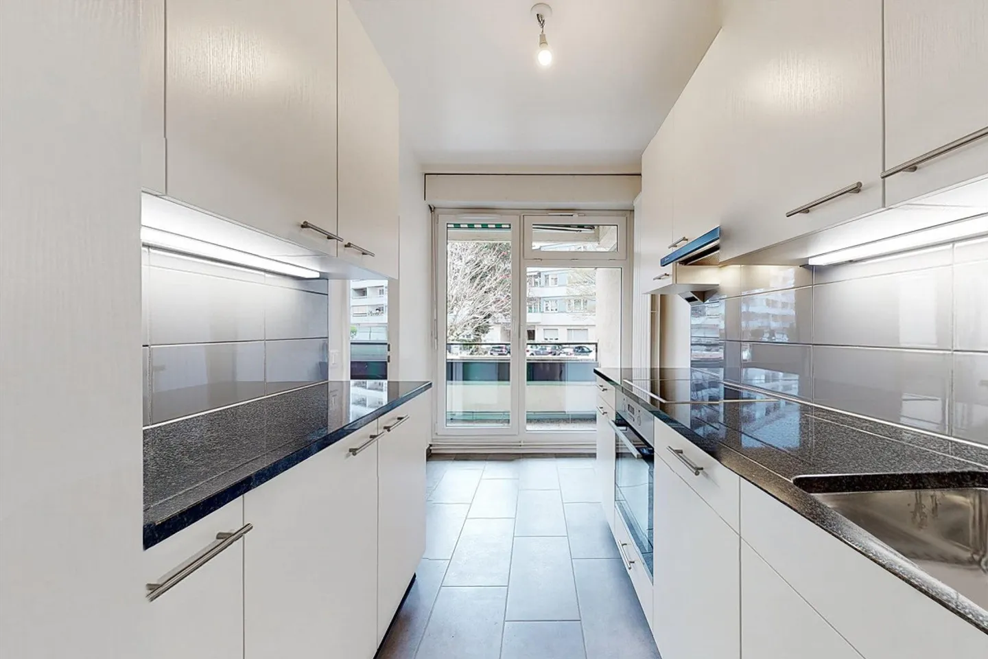 Vicino alla città e alla stazione CFF - Foto 2 di 6