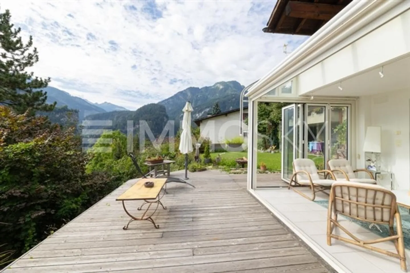 "Here, not only the view but also your idea has space" - Photo 1 of 5