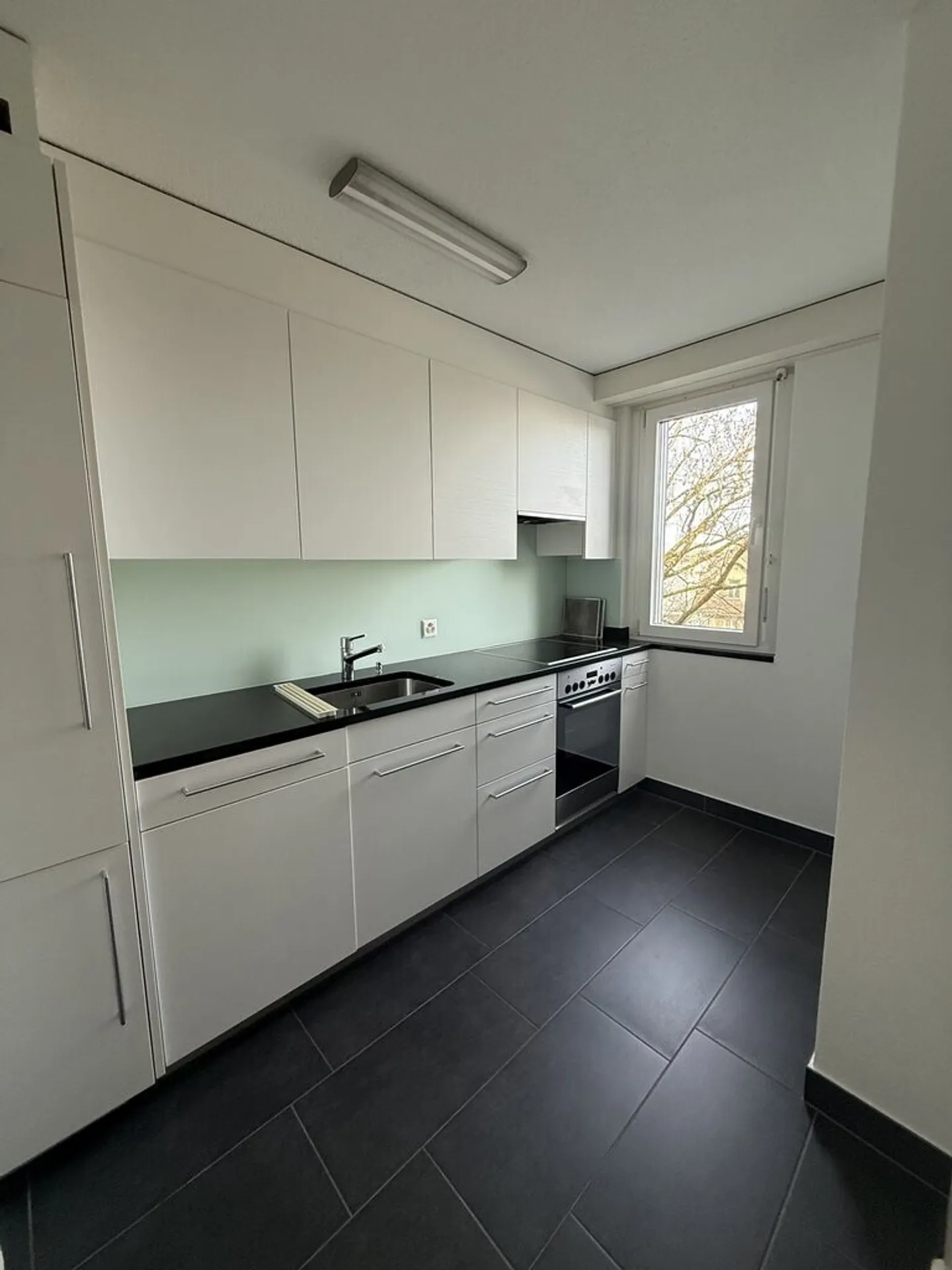 Appartement spacieux dans le meilleur emplacement - Photo 2 sur 8