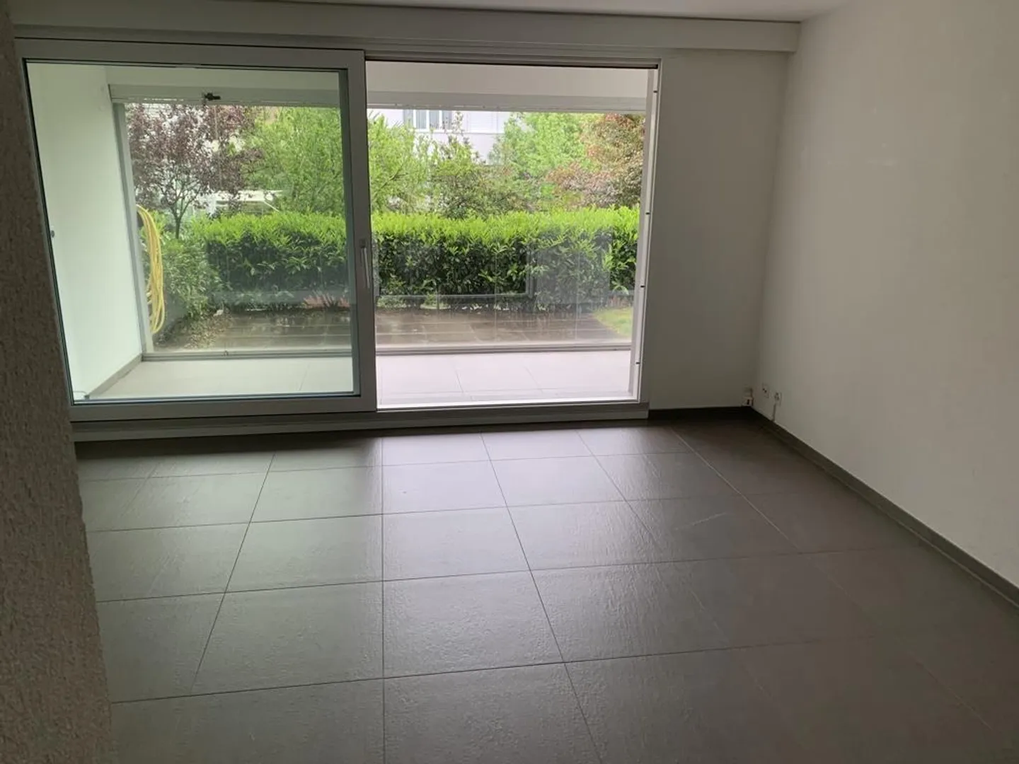Wunderschöne 3.0 Zimmerwohnung mit kleinem Gartensitzplatz - Photo 6 sur 6