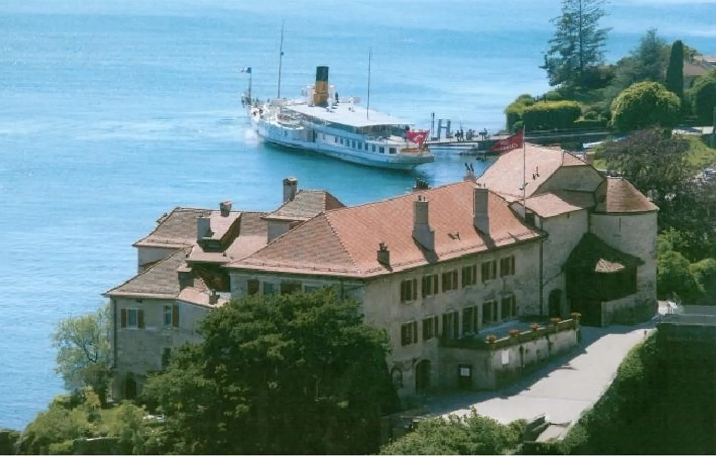 À louer - Duplex de 4.5 pièces en duplex dans le Château de Gléroles - Photo 1 sur 8