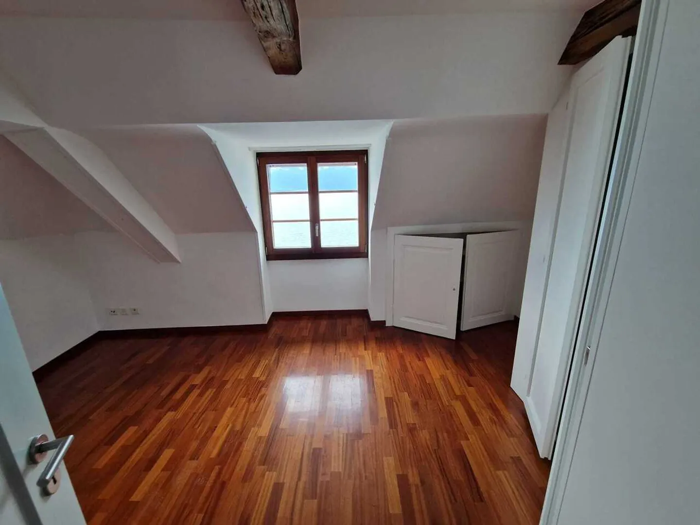 À louer - Duplex de 4.5 pièces en duplex dans le Château de Gléroles - Photo 5 sur 8