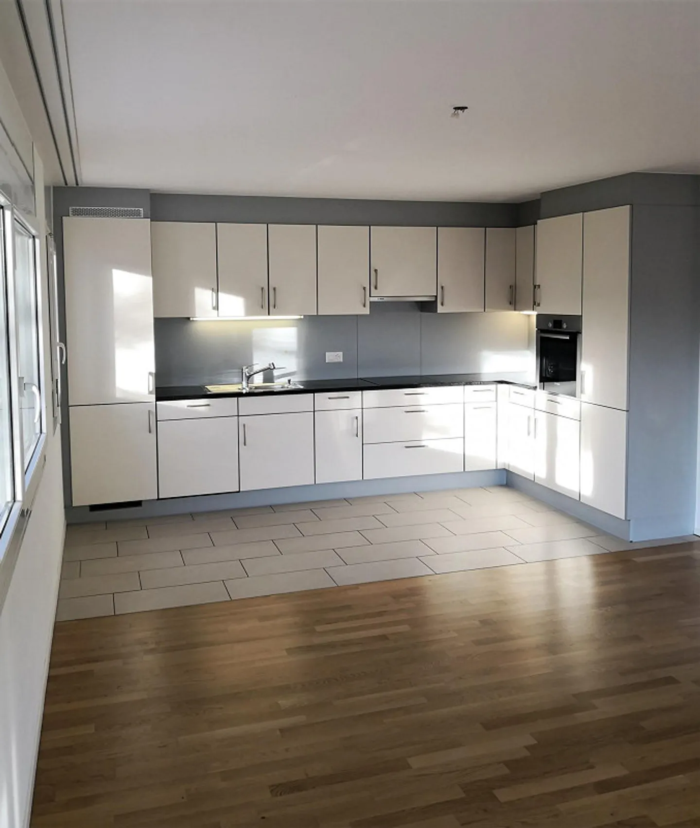 Geräumige 4.5 Zimmerwohnung - Foto 2 von 10