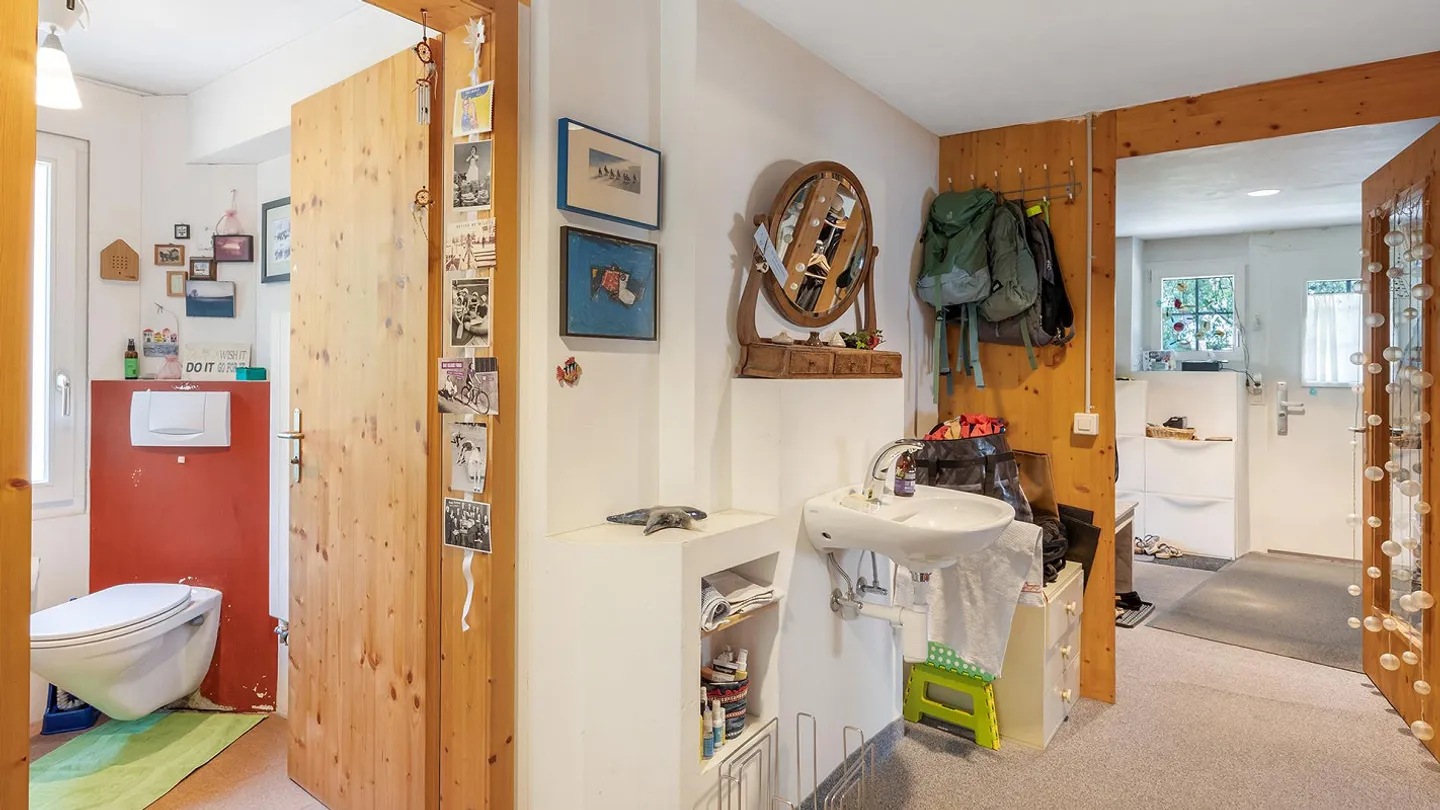 Familienhaus mit Charakter, Geschichte und viel Raum mitten in Effr... - Photo 16 of 21