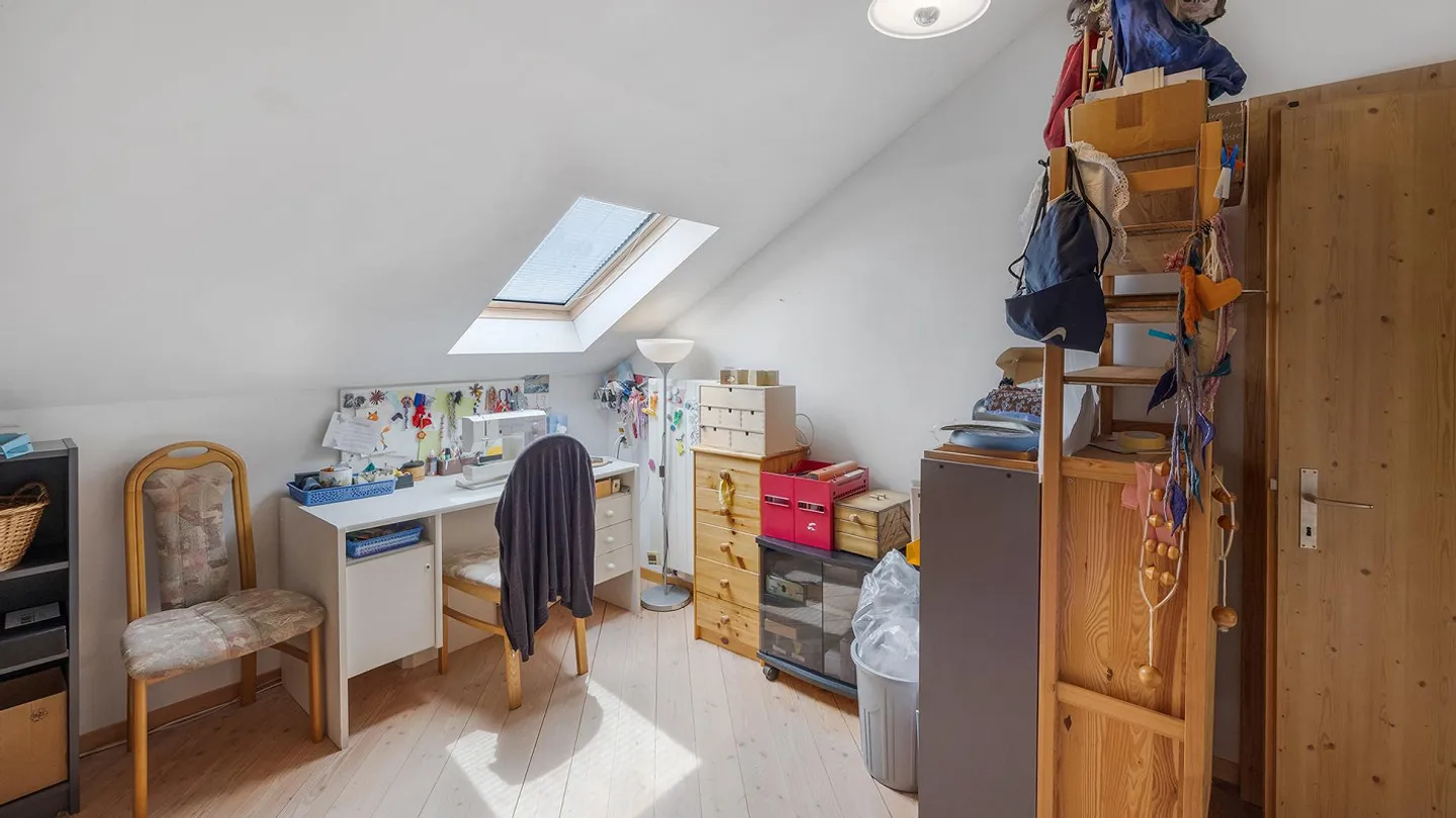 Familienhaus mit Charakter, Geschichte und viel Raum mitten in Effr... - Photo 18 of 21