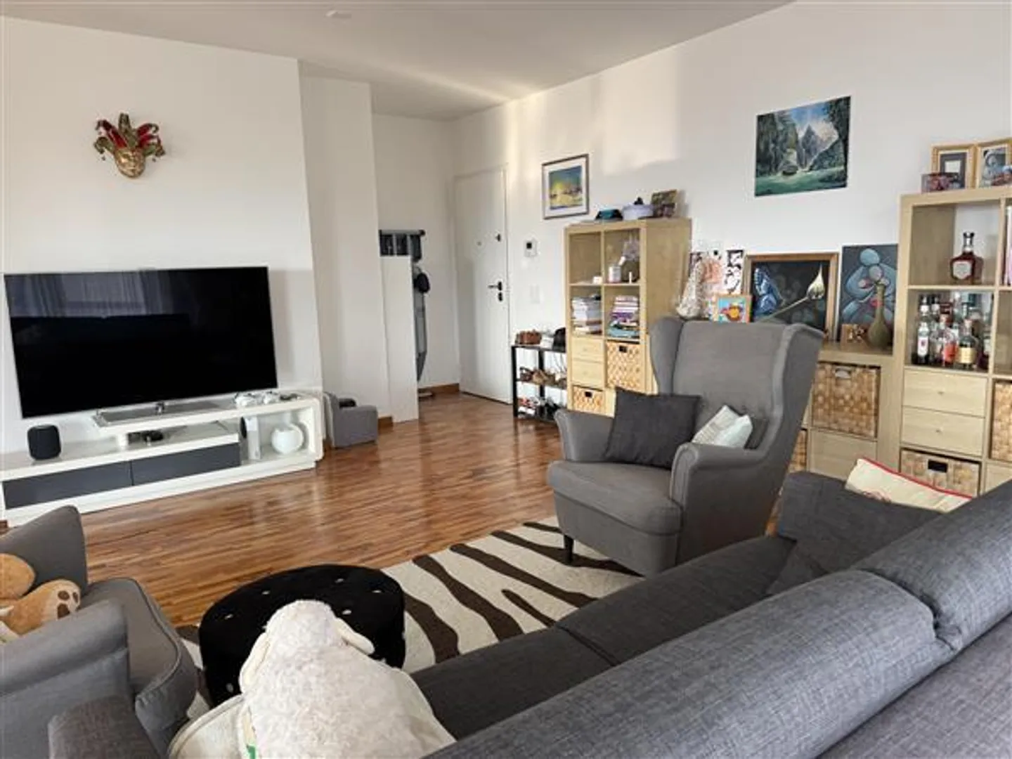 Geräumige Wohnung mit atemberaubendem Blick - Foto 3 von 12