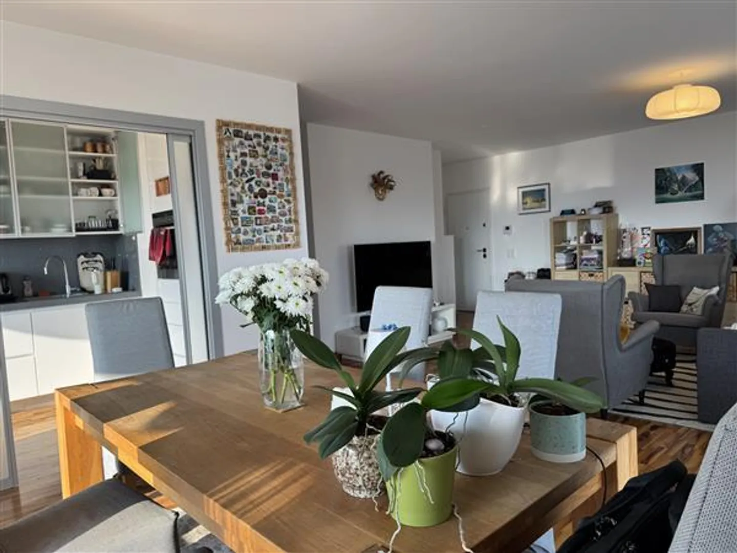 Geräumige Wohnung mit atemberaubendem Blick - Foto 4 von 12