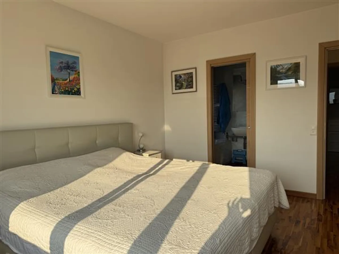 Geräumige Wohnung mit atemberaubendem Blick - Foto 7 von 12
