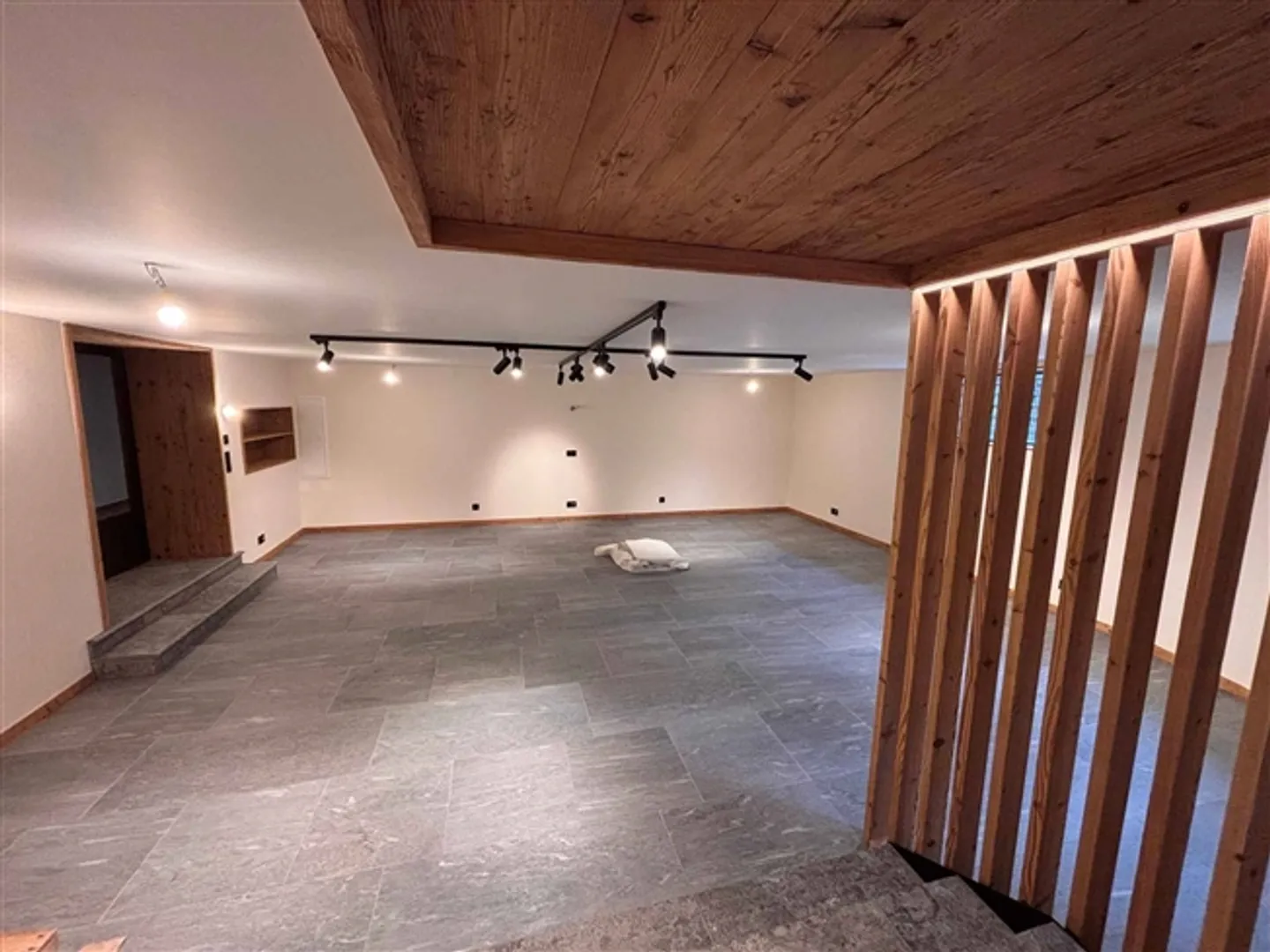 Magnifiques Espaces Commerciaux à Louer - Photo 4 sur 5