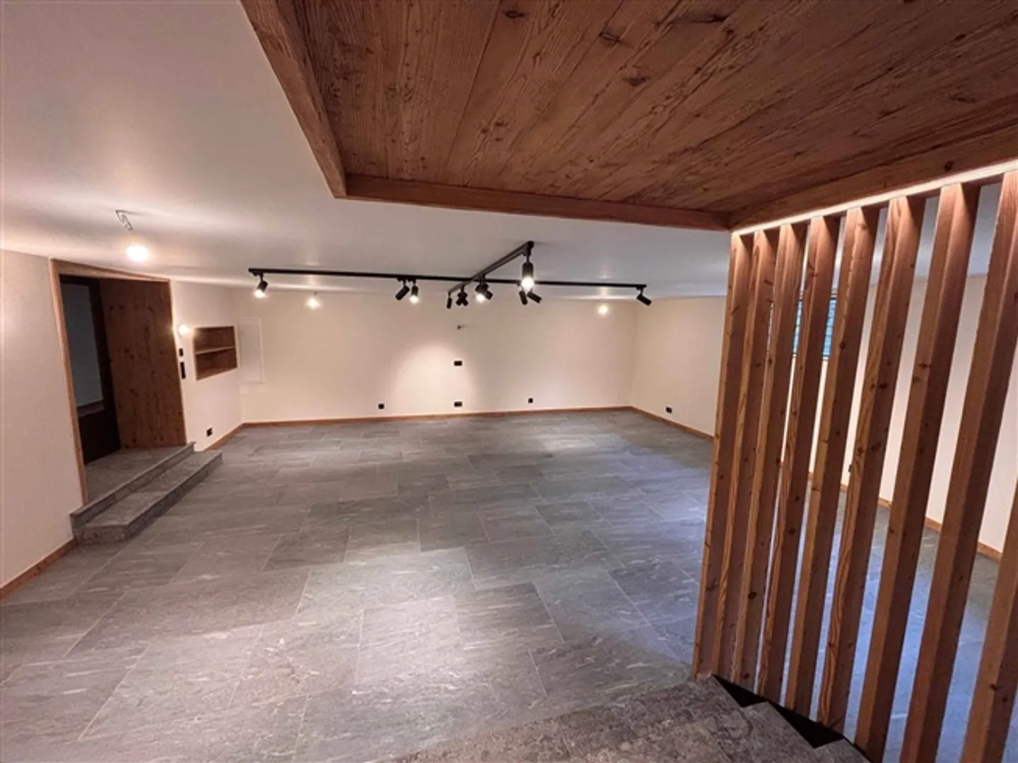 Magnifiques Espaces Commerciaux à Louer - Photo 5 sur 5