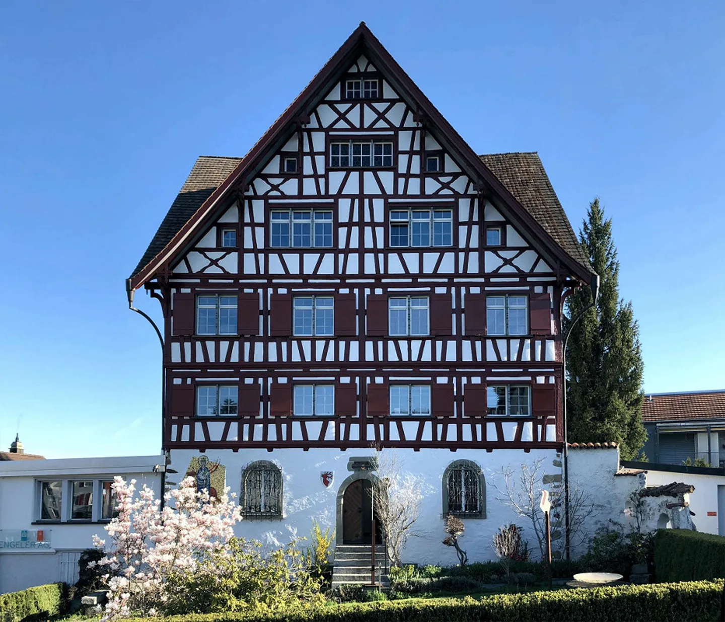 Exklusives Wohnen im historischen Riegelbau in Andwil SG - Foto 2 di 20
