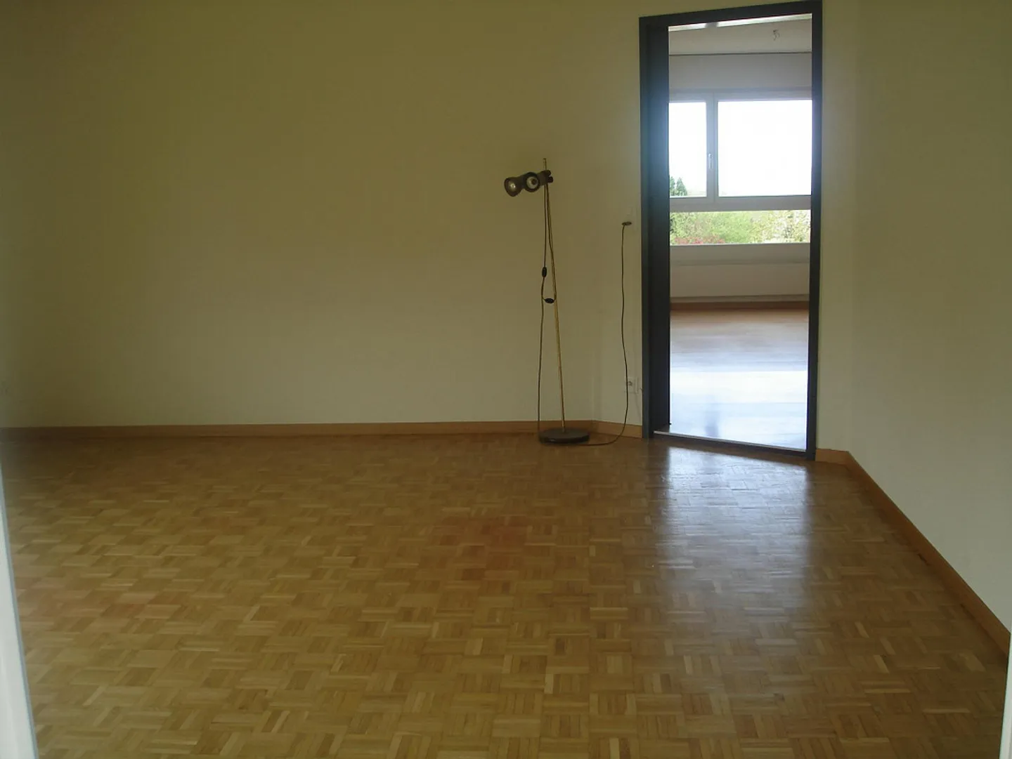 4 1/2 - Zimmerwohnung 1. Stock - Foto 3 von 4