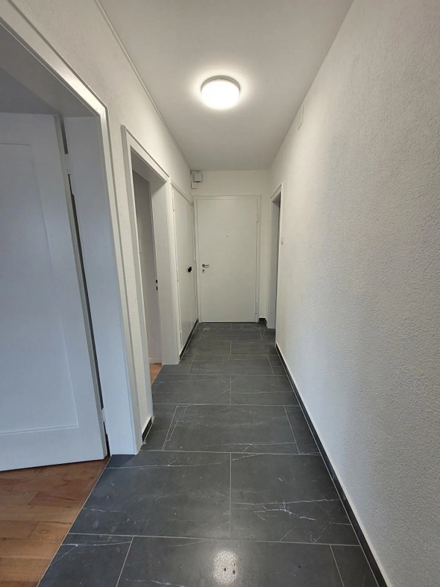 Appartamento accogliente di 2,5 stanze in posizione centrale - Foto 7 di 8
