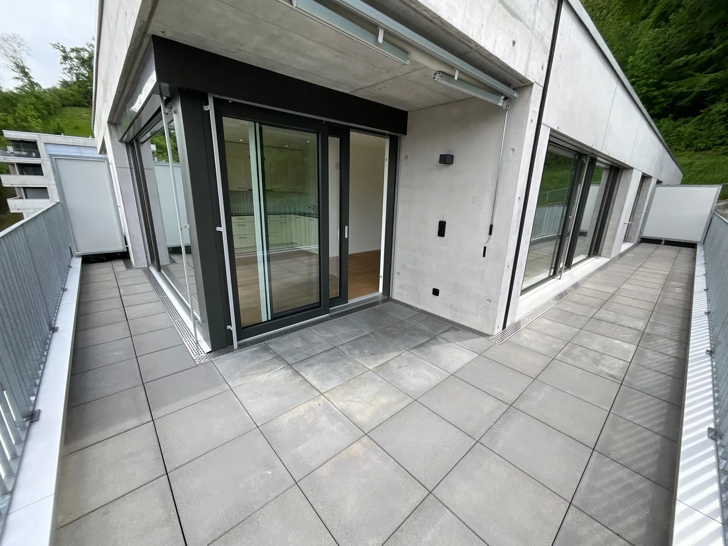 Appartement penthouse 2.5 élégant avec vue imprenable et terrasse - Photo 2 sur 11