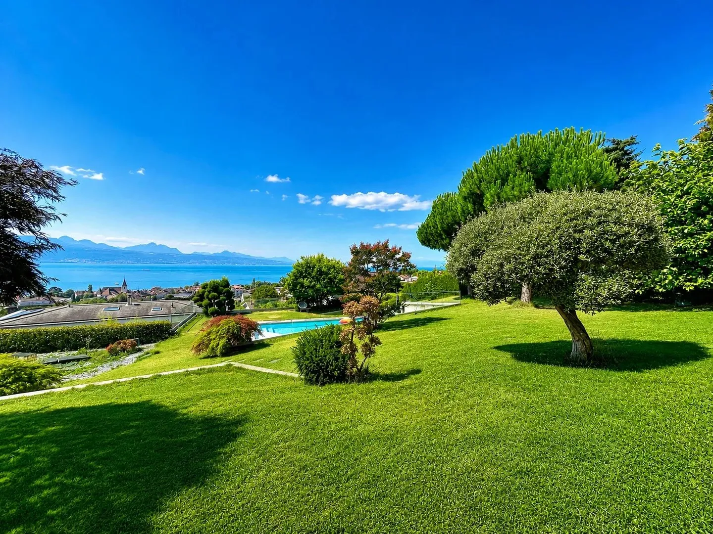 Elegant Villa with Lake View - Photo 1 of 2