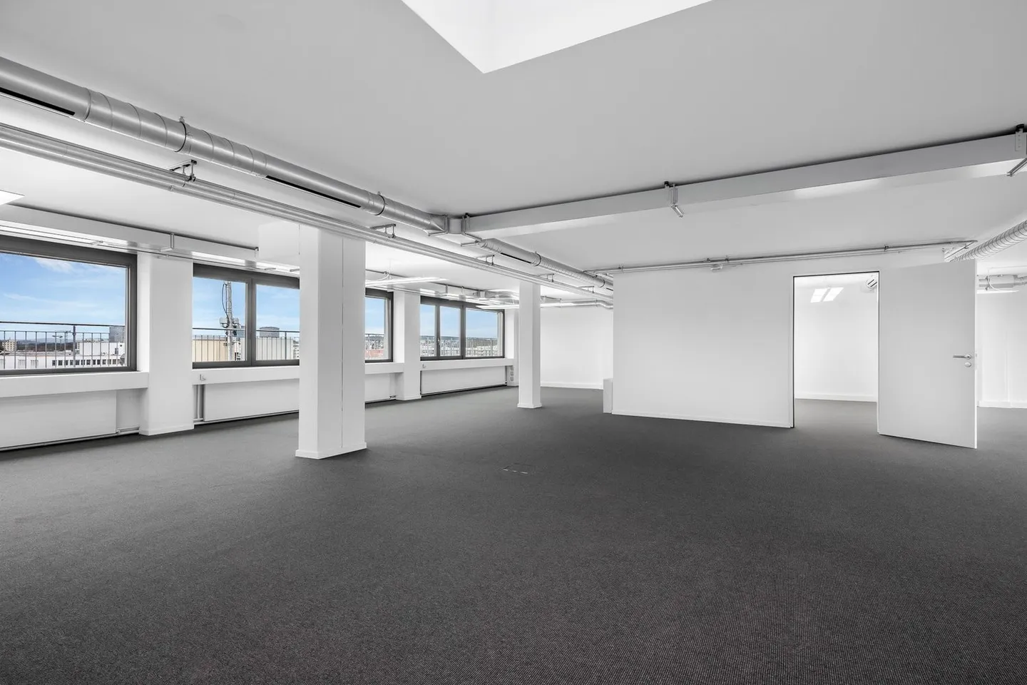 Attractive office space including terrace in the penthouse - Dübendorf - Photo 1 of 10