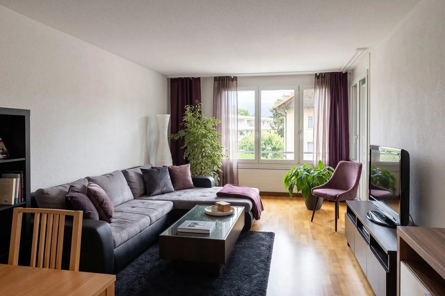 Modern 3.5-room apartment of 72 m² on the ground floor with mountain view - Photo 4 of 9