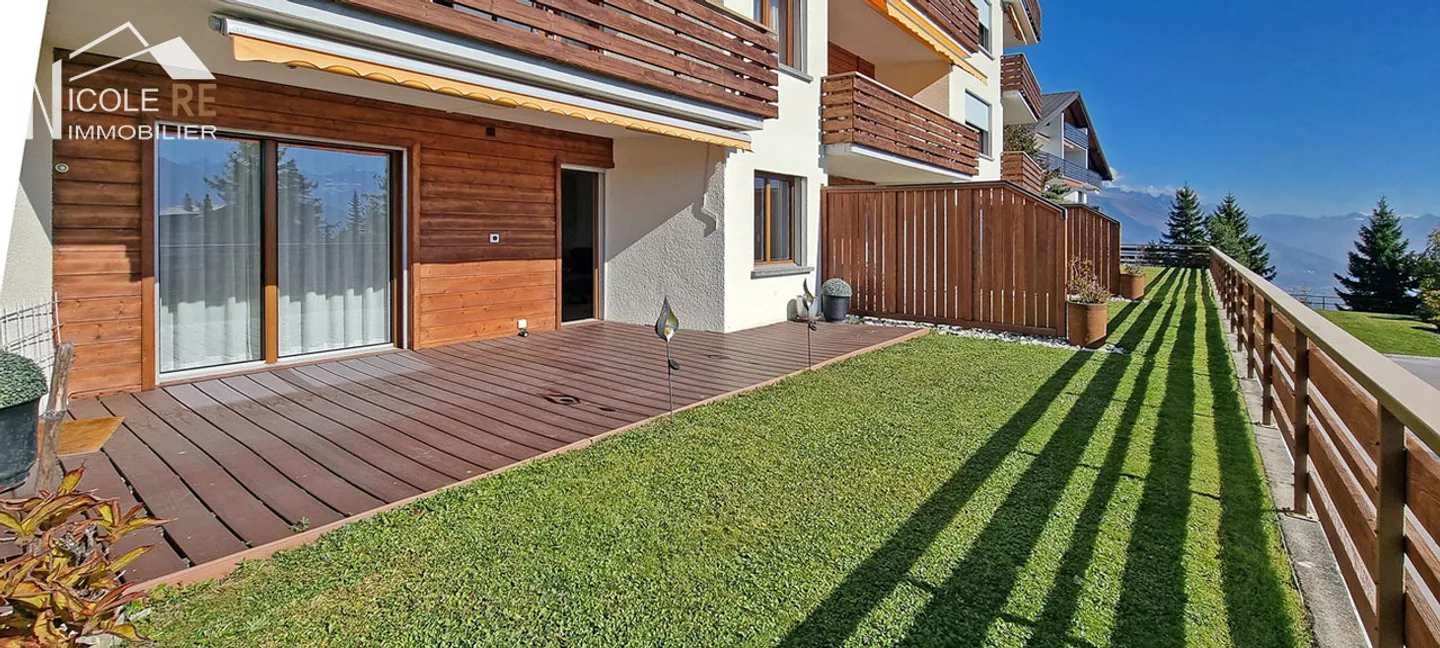 Chalet-Style Apartment with Terrace - Photo 9 of 25