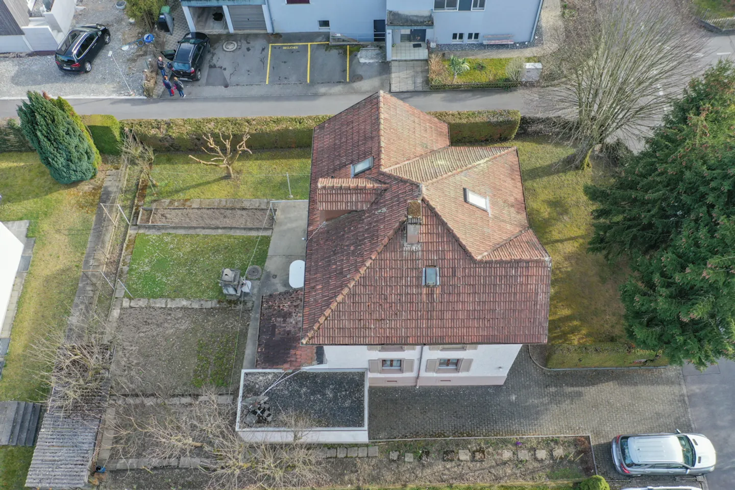 Immobilie an ausgezeichneter Lage auf grossem Grundstück - Foto 8 von 13