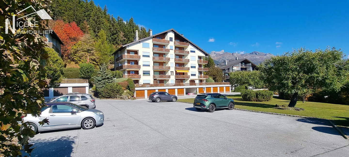 Chalet-Style Apartment with Terrace - Photo 24 of 25