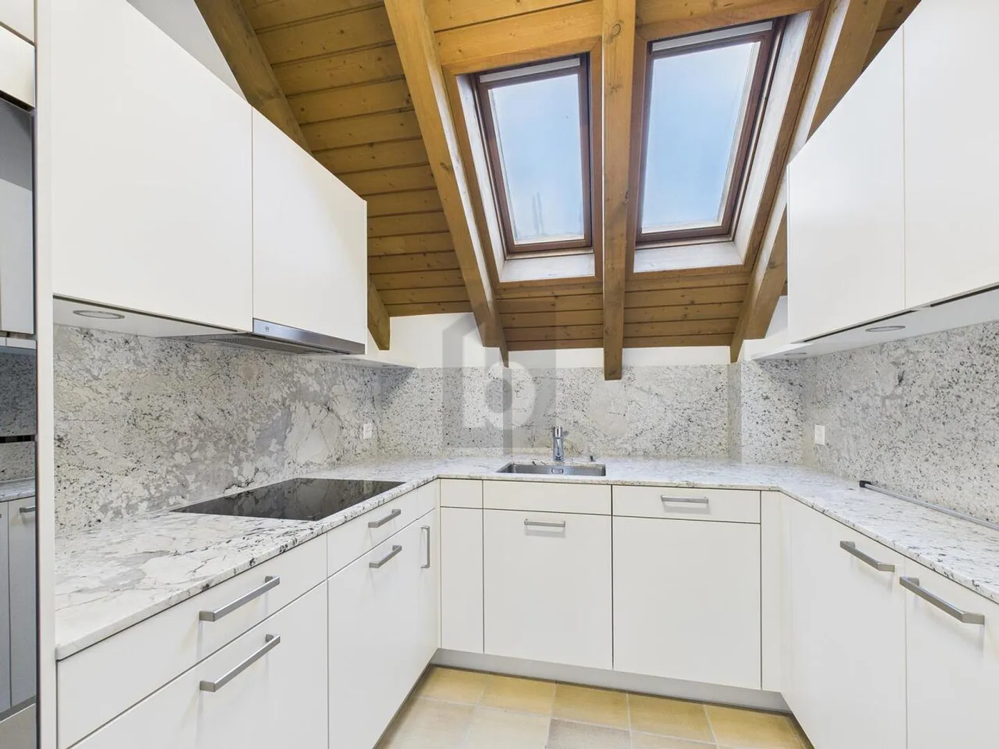 FRESHLY RENOVATED, WITH A VIEW OF THE LIMMATTAL - Photo 5 of 6