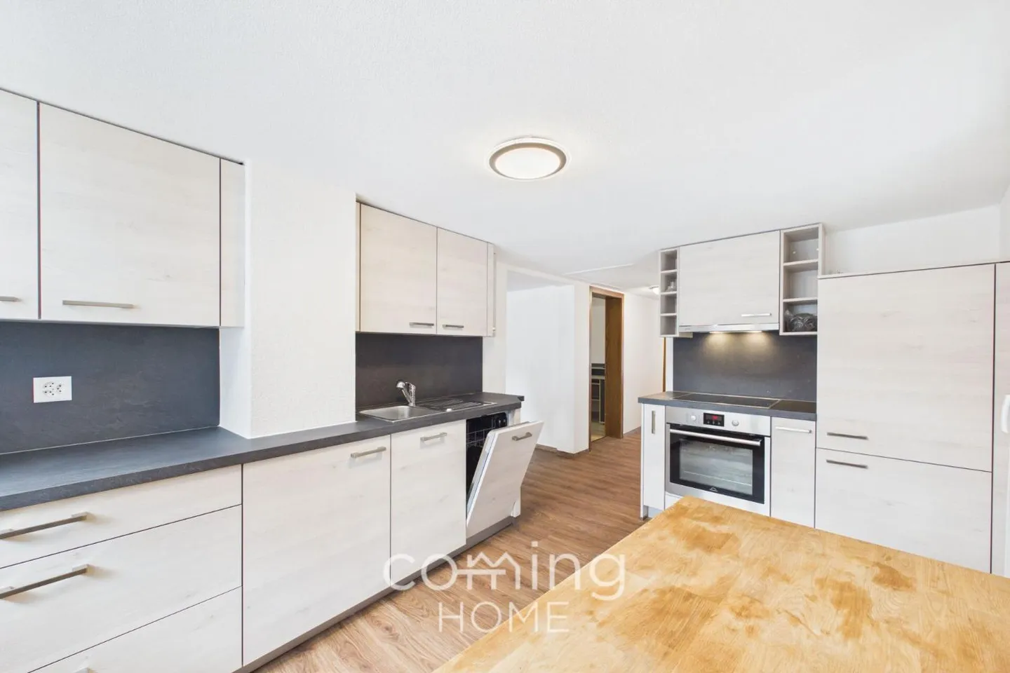 Charming 4.5 room apartment in Saas-Balen with stunning mountain views - Photo 1 of 13