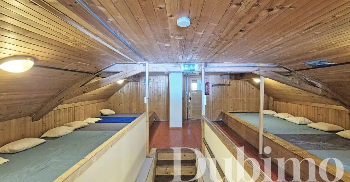 11-ROOM CHALET ON THE RIVIERA - Photo 9 of 11