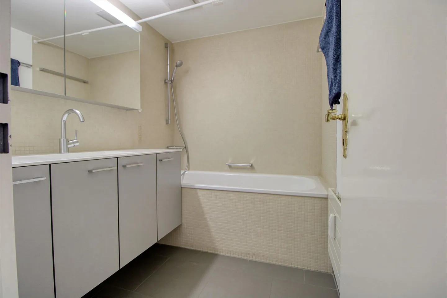 Camere belle in posizione privilegiata vicino a Sihlcity - Foto 8 di 15