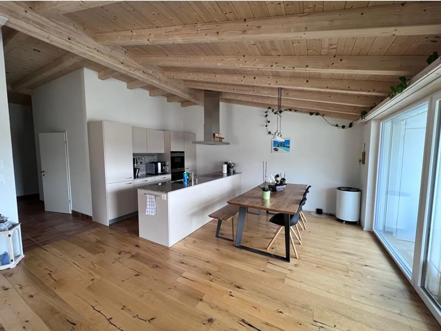 Appartement sous les combles de 3,5 pièces dans un endroit calme - Photo 2 sur 8