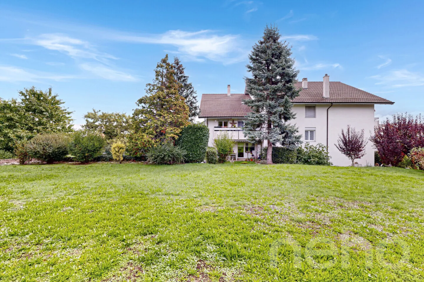 Residential building for sale - Photo 3 of 12