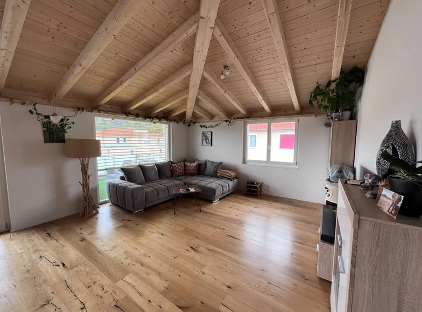 Appartement sous les combles de 3,5 pièces dans un endroit calme - Photo 3 sur 8