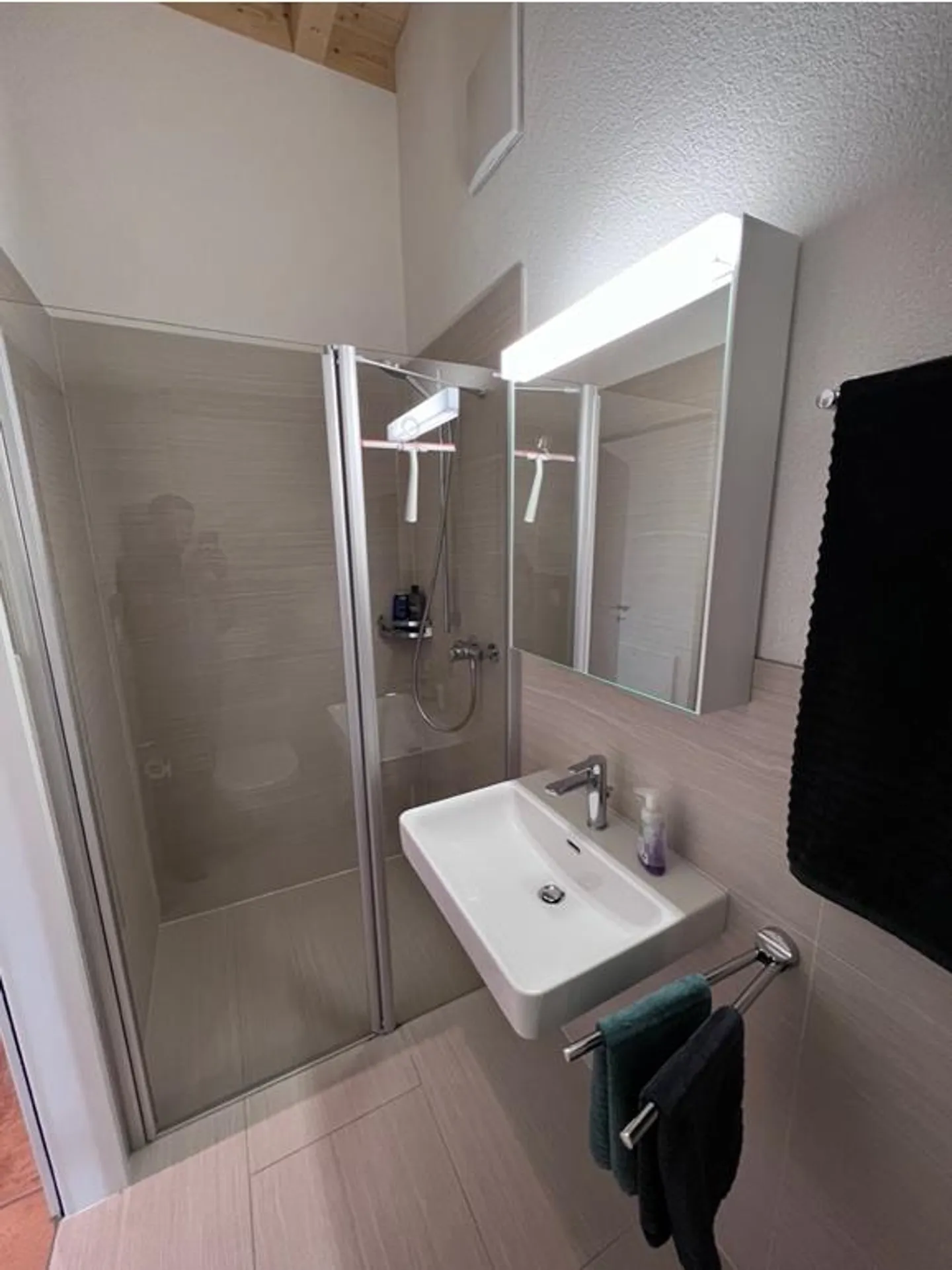 Appartement sous les combles de 3,5 pièces dans un endroit calme - Photo 5 sur 8