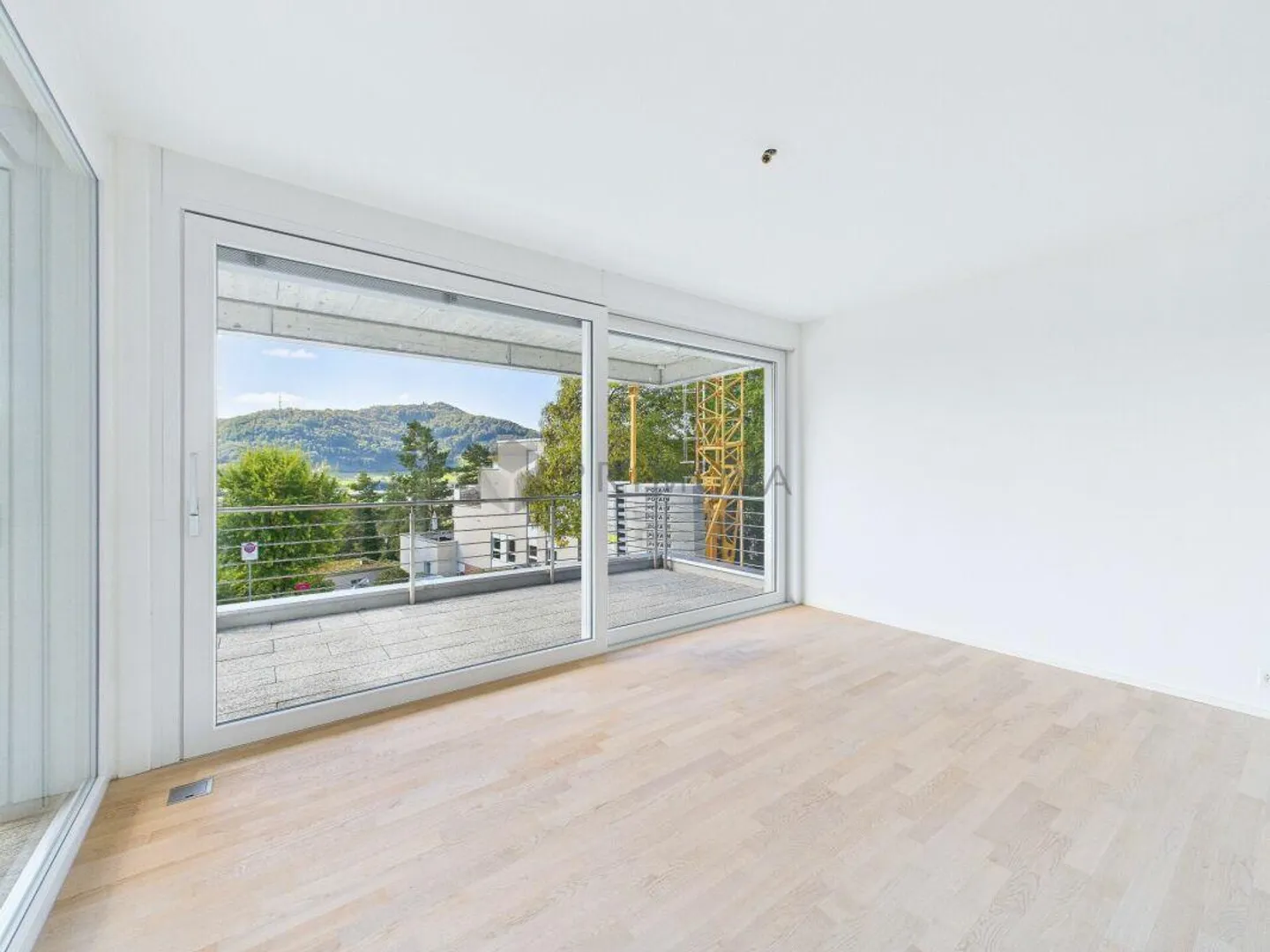 Appartamento elegante con terrazza di 4,5 stanze con vista - Foto 4 di 10