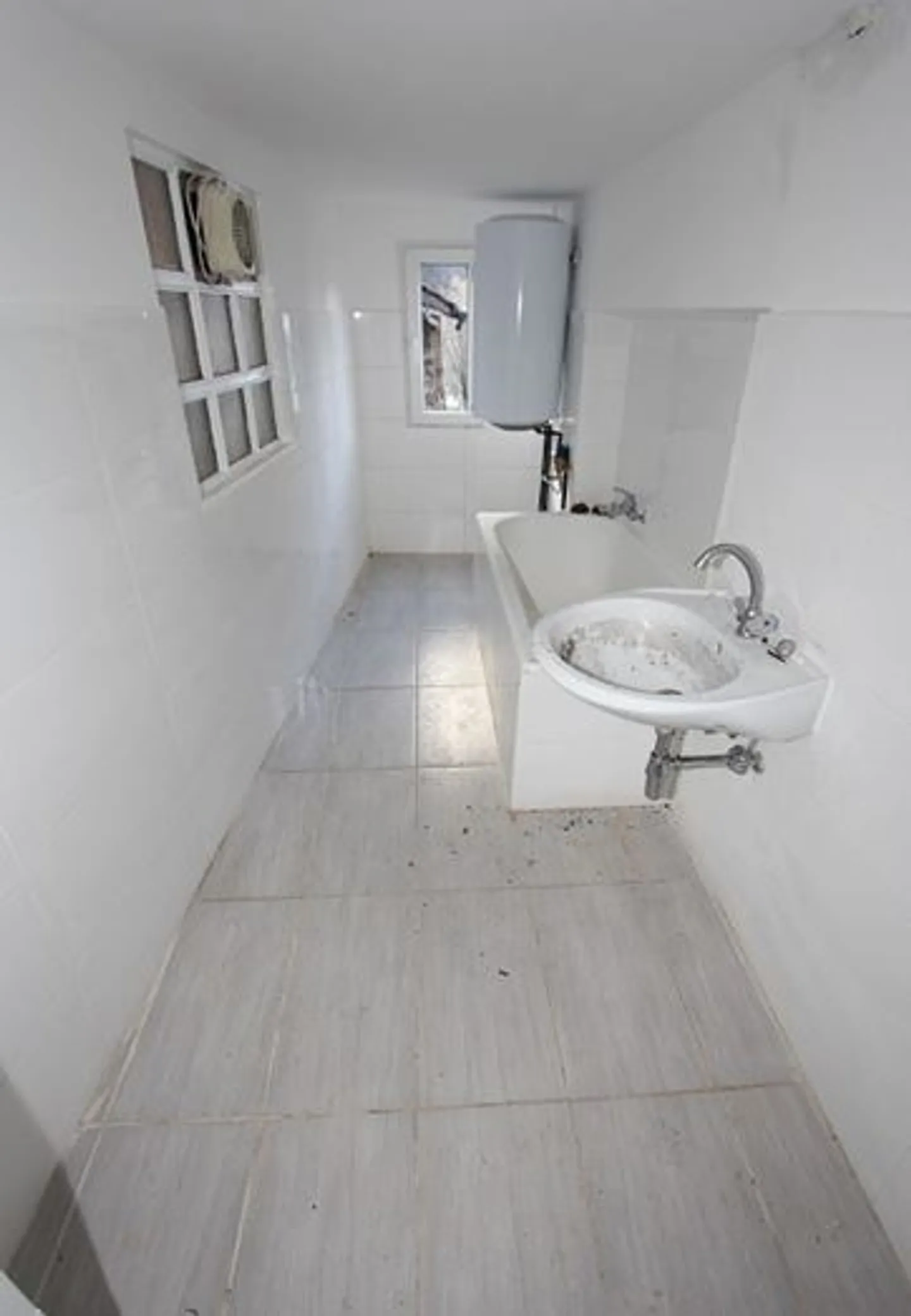 Maison bifamiliale avec appartement récemment rénové - Photo 3 sur 8