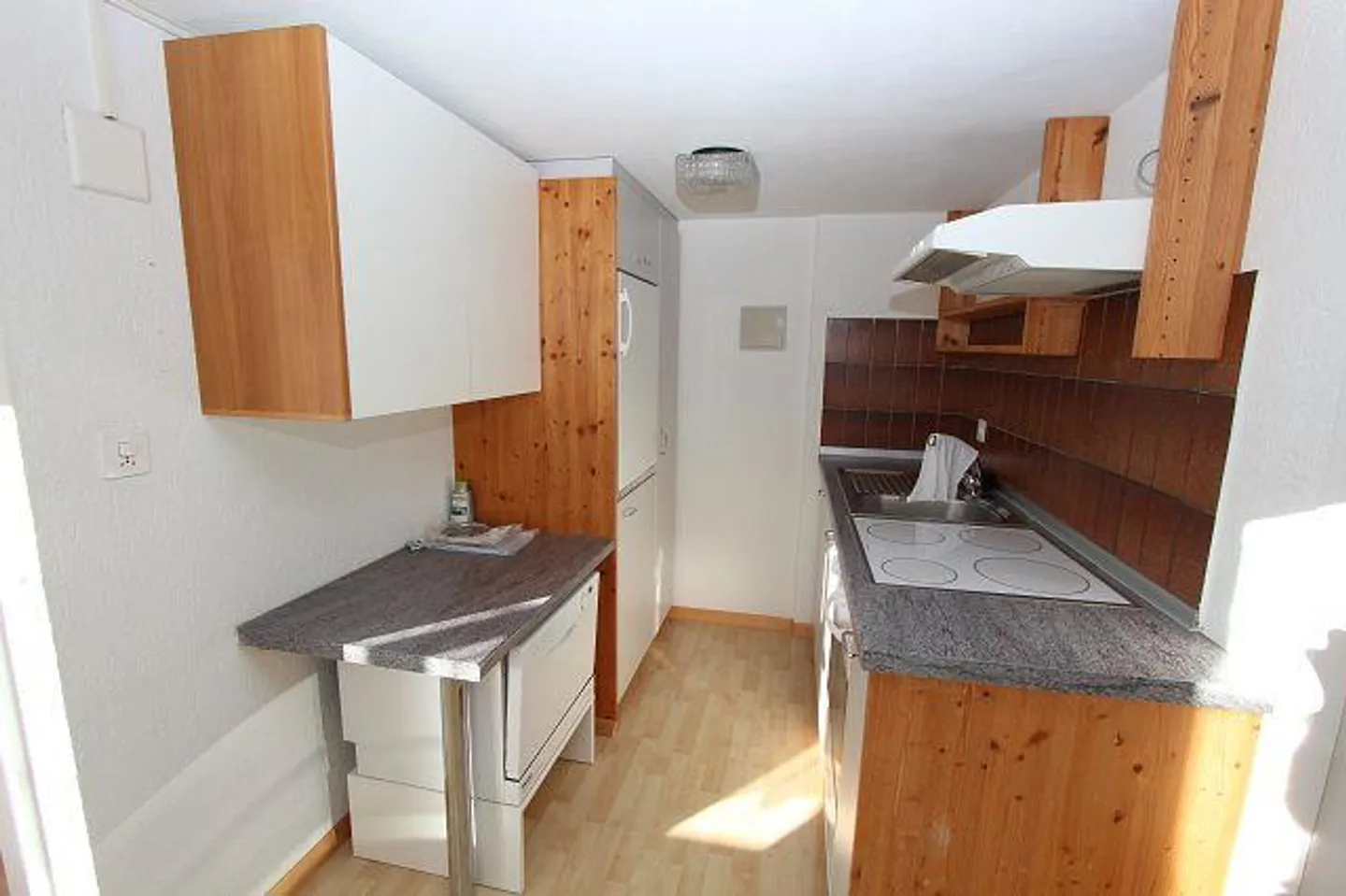 3 Room Apartment - Photo 4 of 9